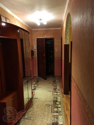 Продаю 3-х комнатную квартиру площадью в центре города.