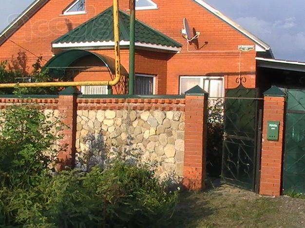 Благоустроенный дом с обстановкой